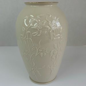 Lenox Masterpiece Vase Iris Floral Embossed Ivory 24K Gold Trim 7.5” Vintage USA